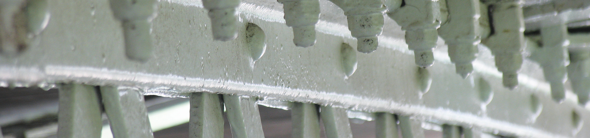 Bridge girder with bolts